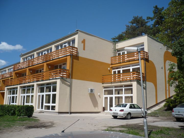 Ifjúsági Centrum szálloda épületek rekonstrukciója