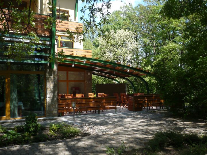 Ifjúsági Centrum szálloda épületek rekonstrukciója