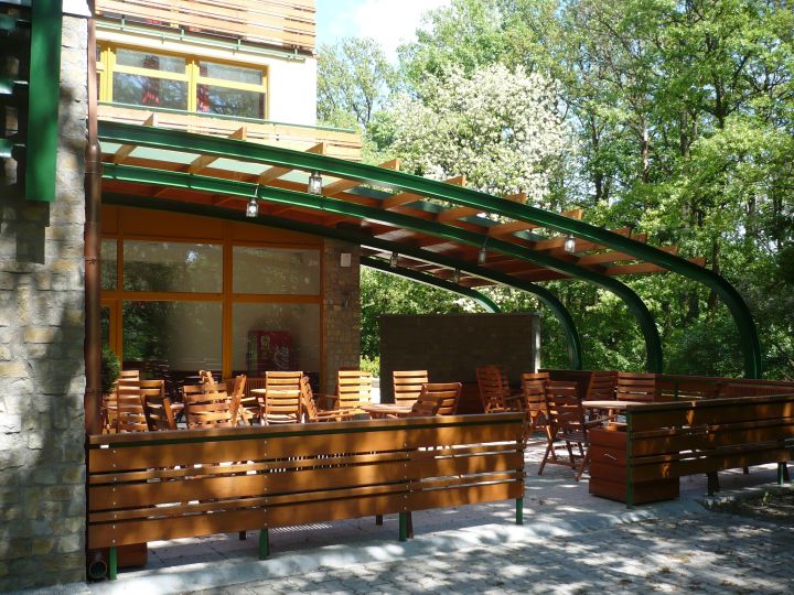 Ifjúsági Centrum szálloda épületek rekonstrukciója