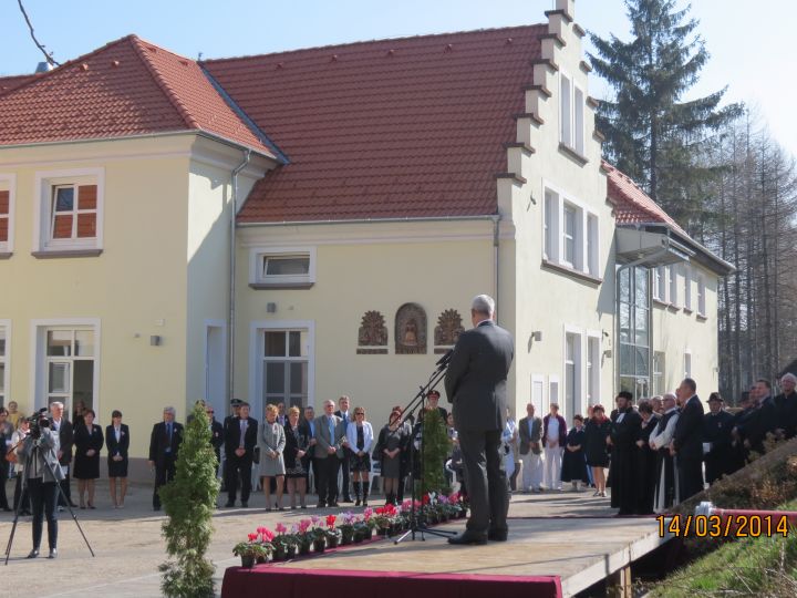 Zirc Városi Erzsébet Kórház - Krónikus Belgyógyászati épület rekonstrukciója