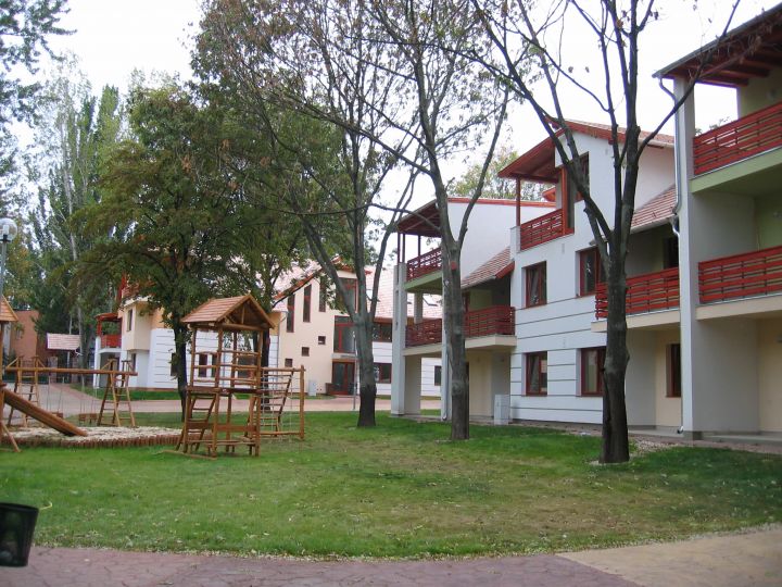 56 lakásos lakópark